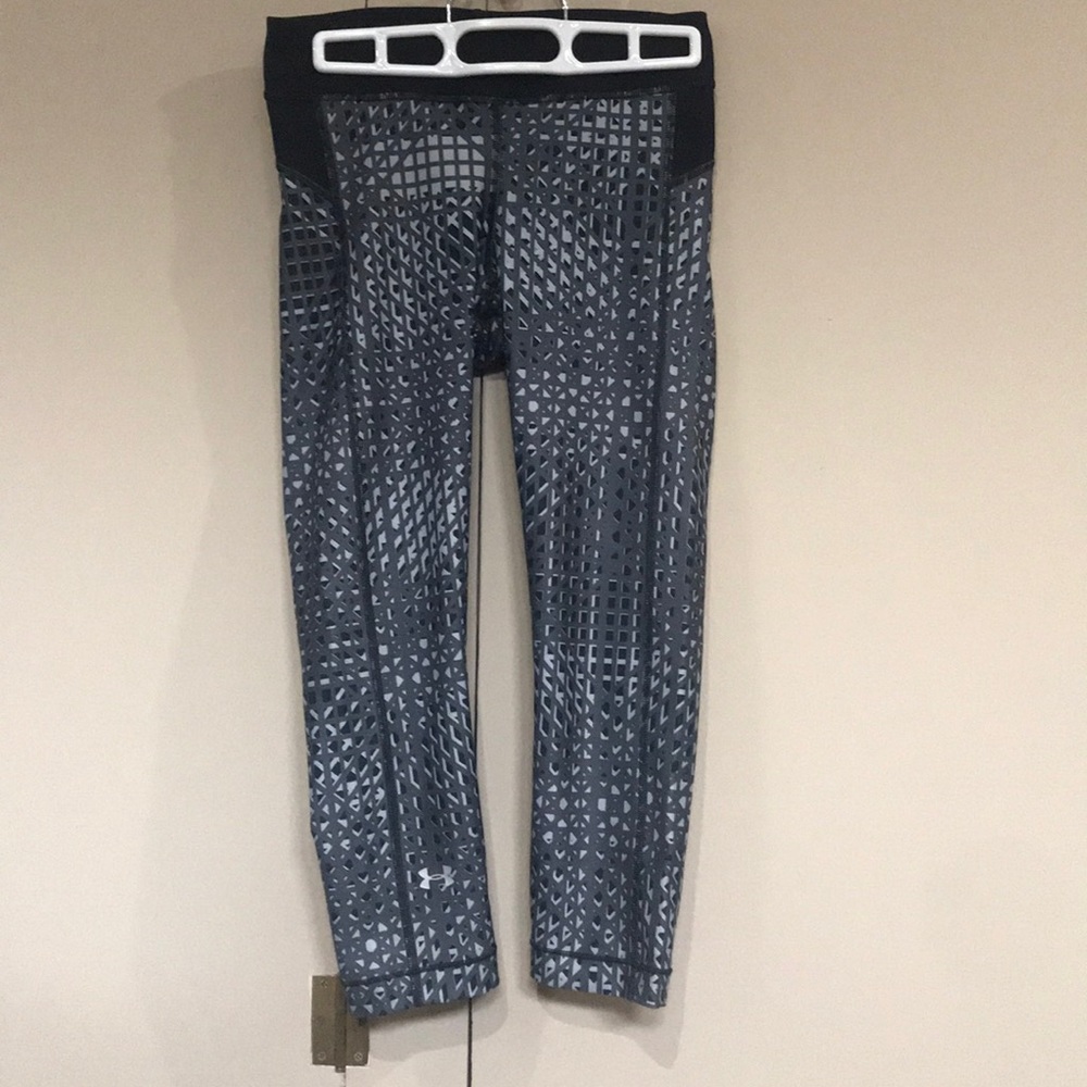 Under Armour Capri length leggings. size small